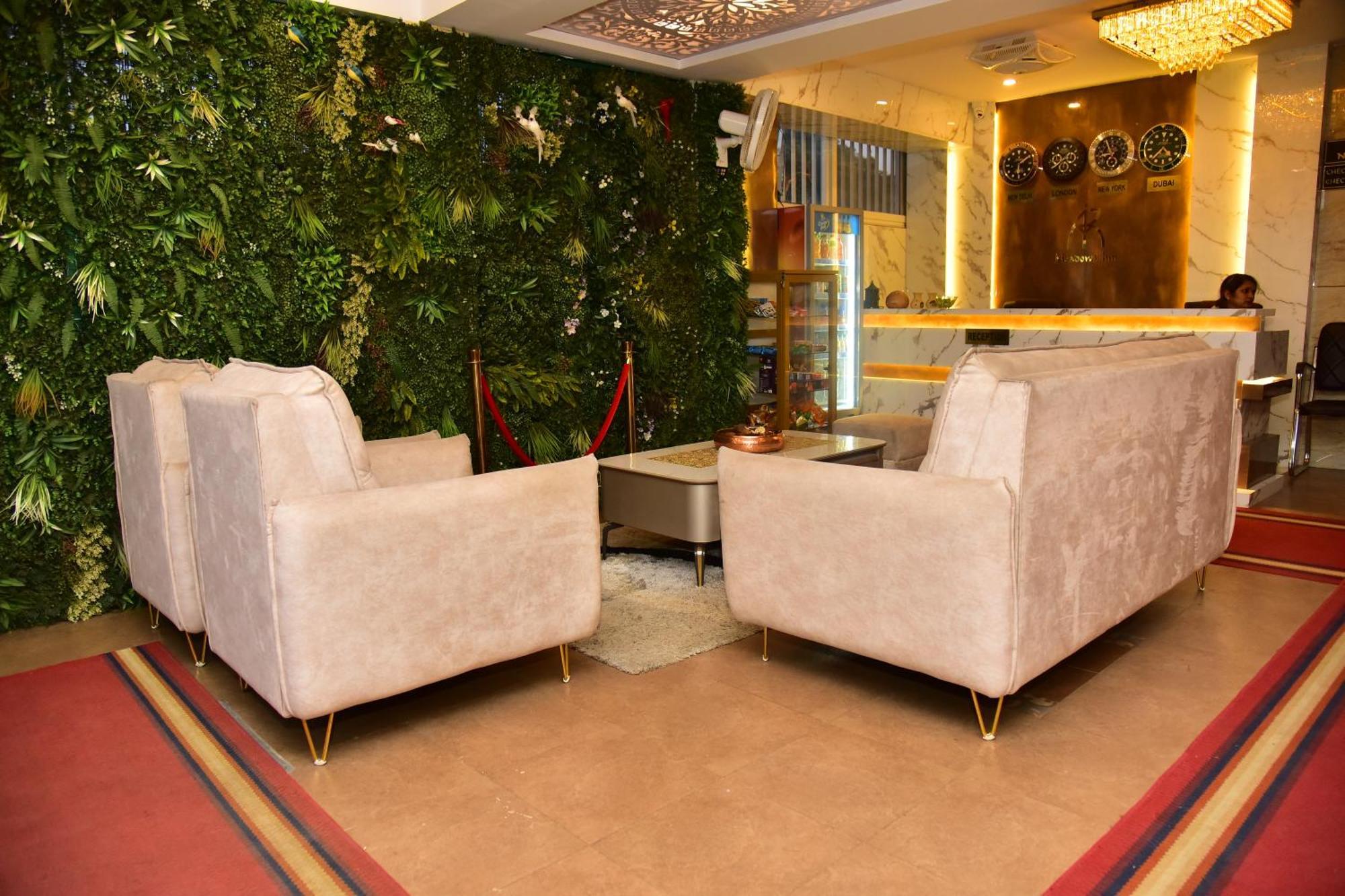 Meadows Inn Mysore Extérieur photo