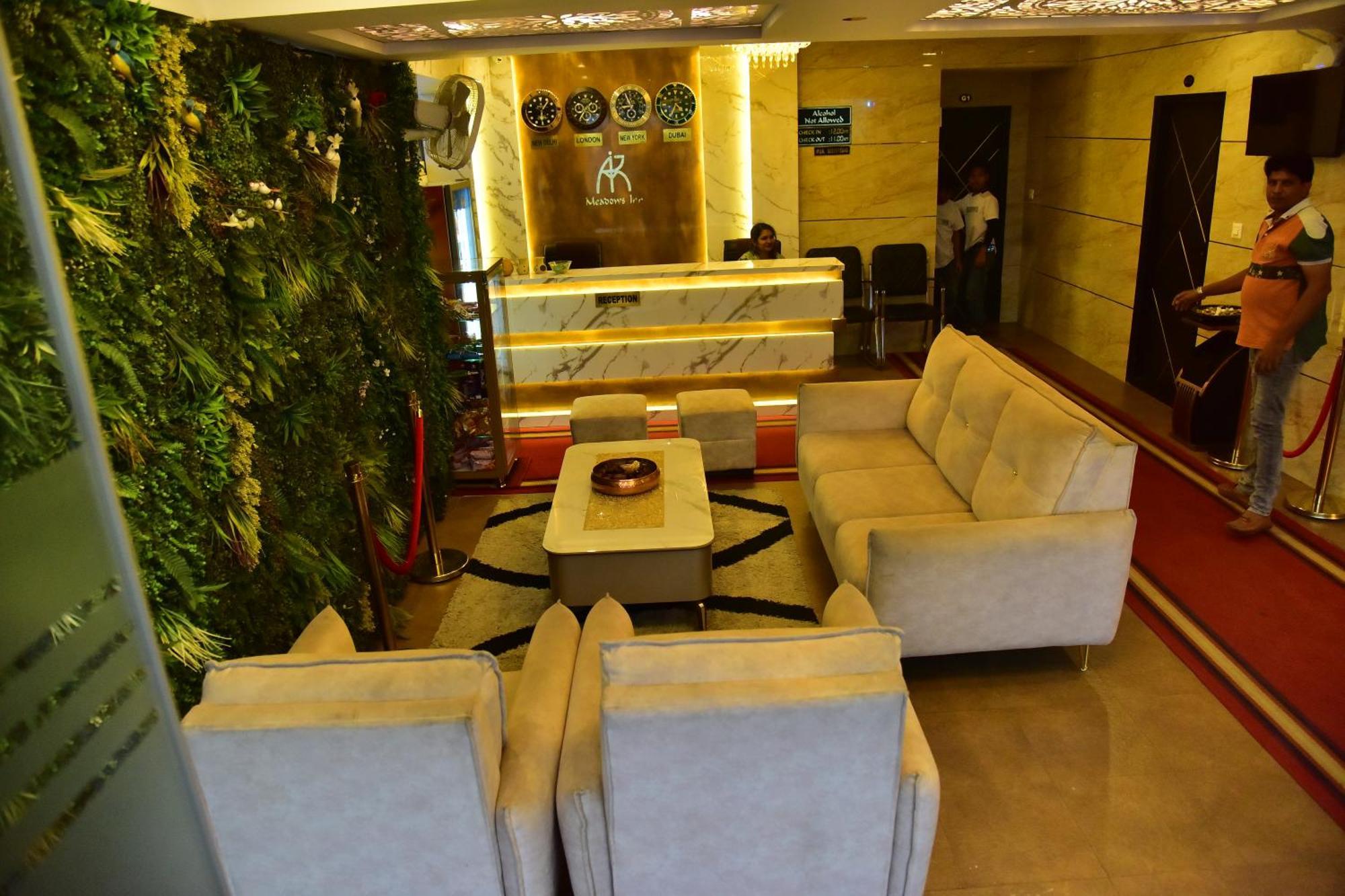 Meadows Inn Mysore Extérieur photo