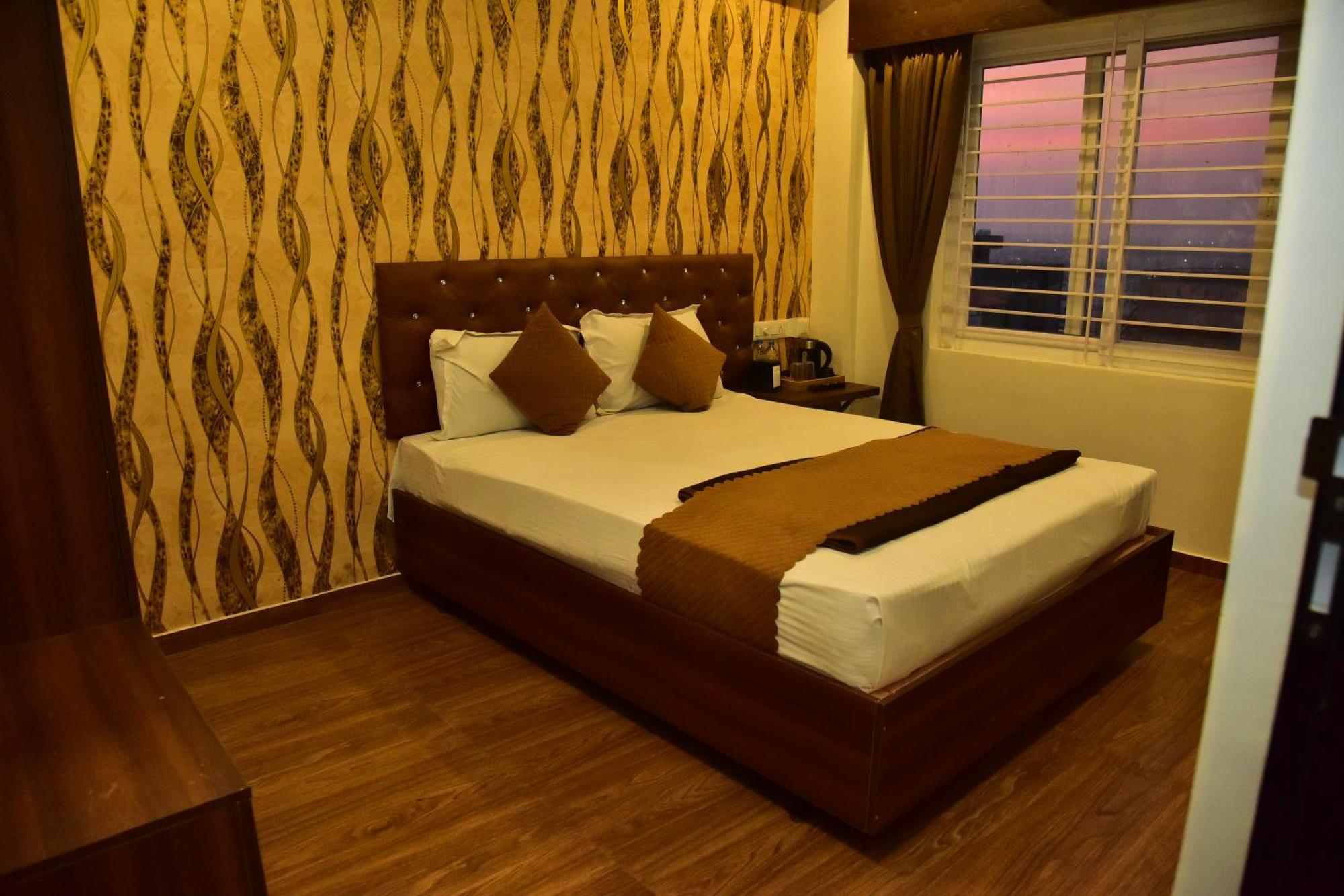 Meadows Inn Mysore Extérieur photo