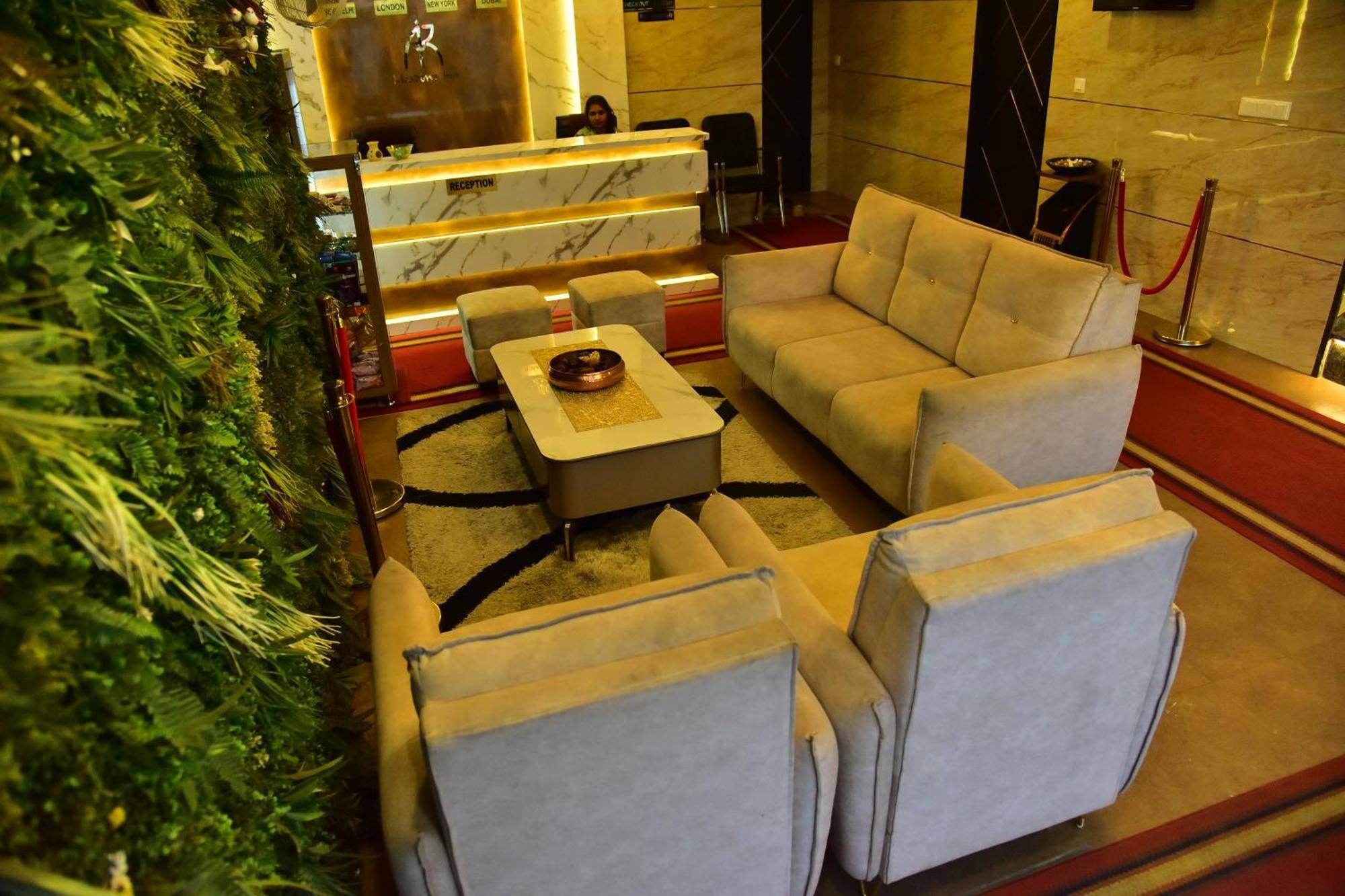 Meadows Inn Mysore Extérieur photo
