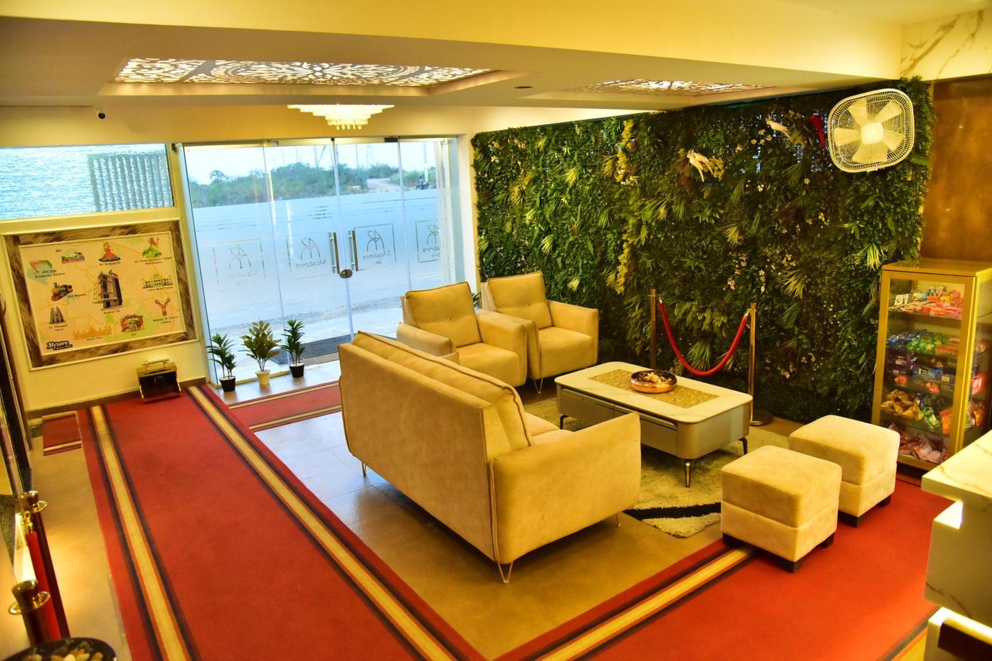 Meadows Inn Mysore Extérieur photo