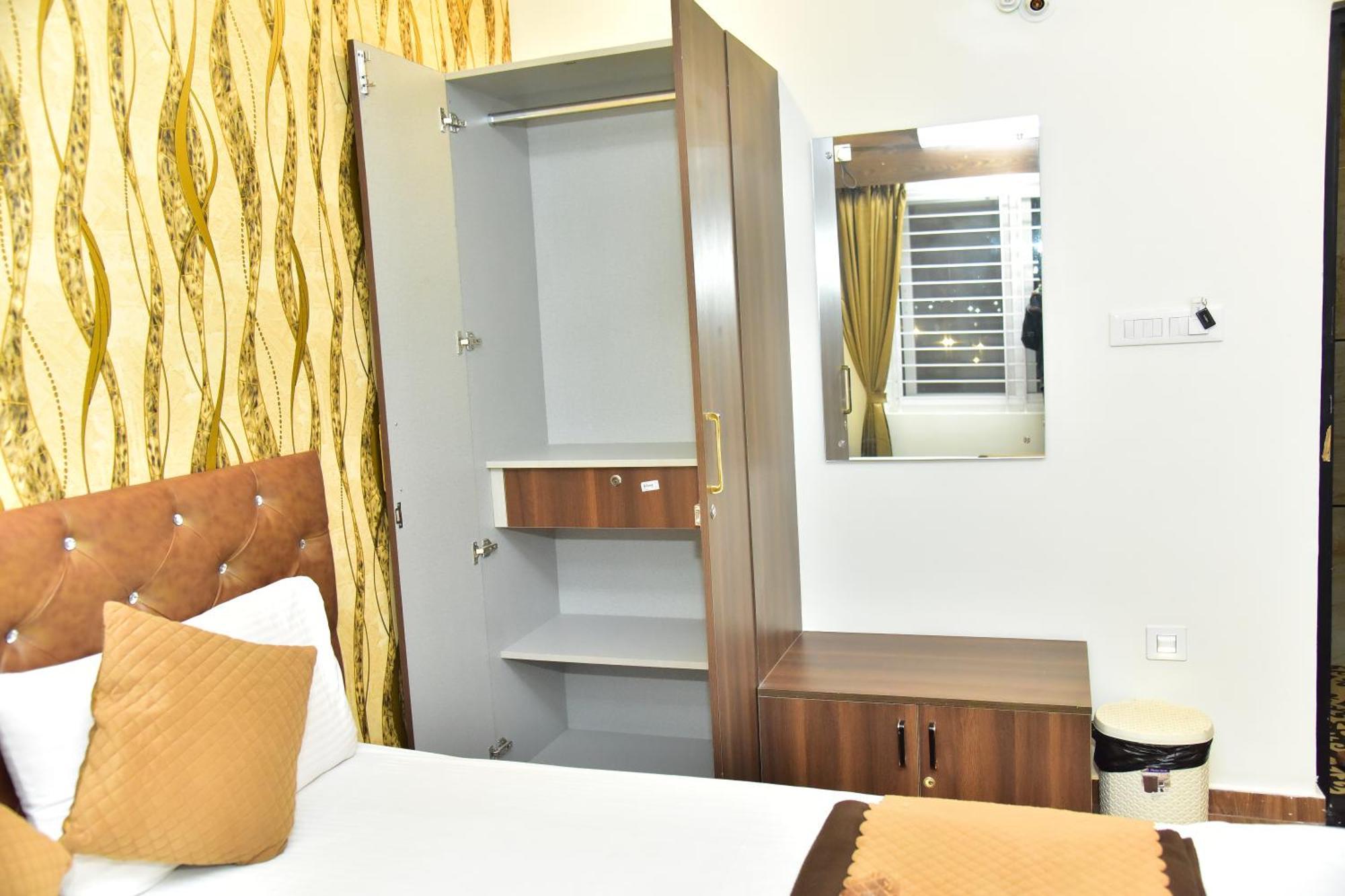 Meadows Inn Mysore Extérieur photo