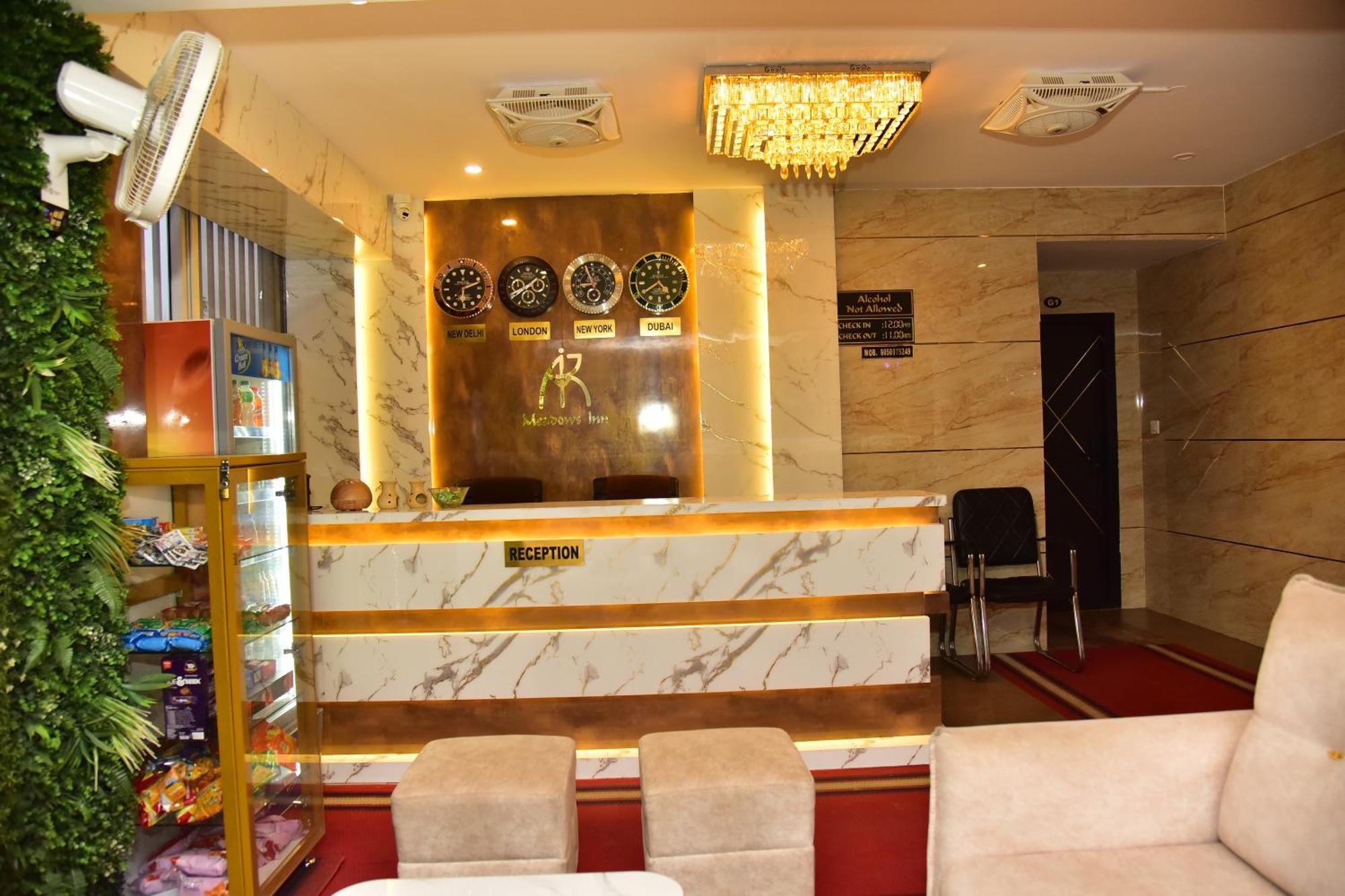 Meadows Inn Mysore Extérieur photo