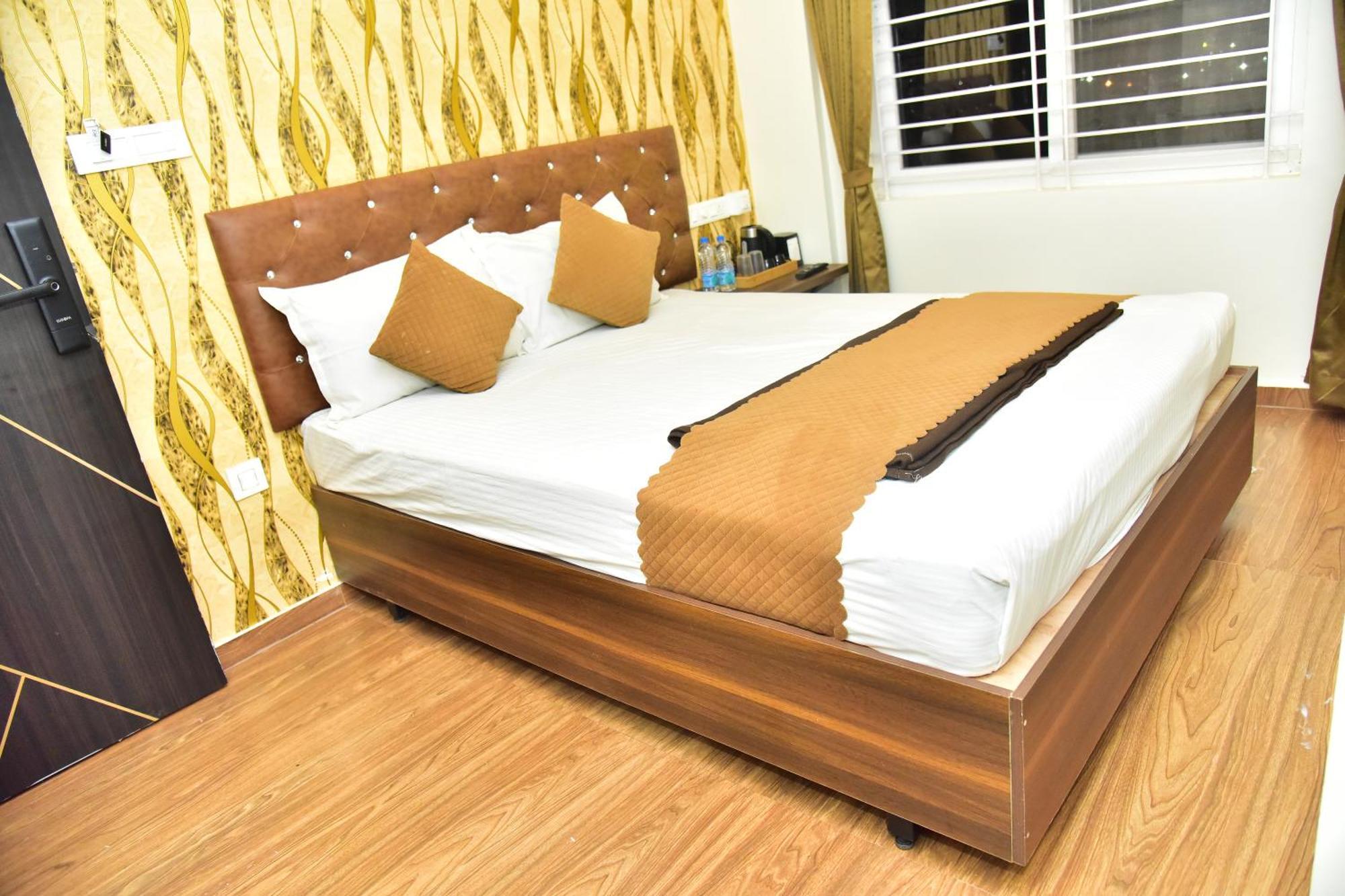 Meadows Inn Mysore Extérieur photo